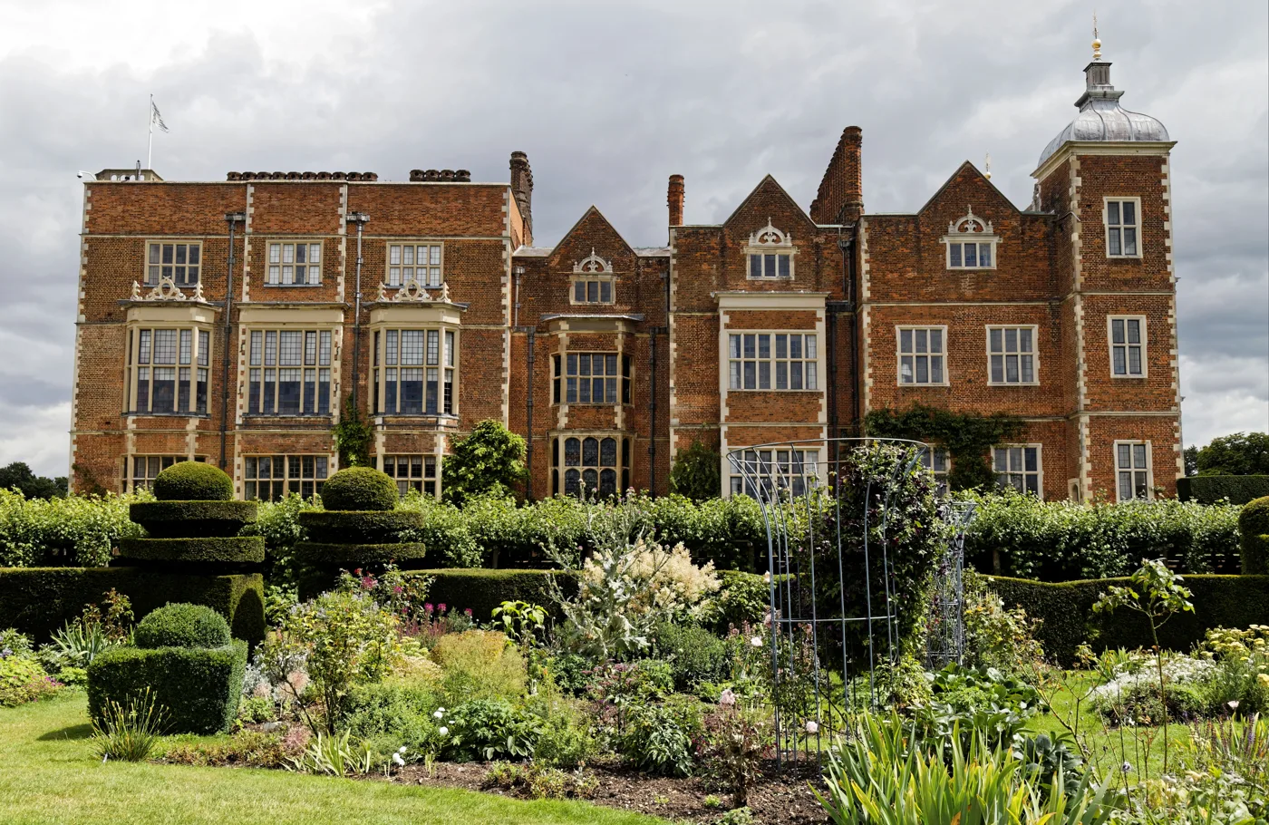 Hatfield House and its garden. A Rural Show ticket also covers admission to the Park and Gardens, so the grounds are included in the price.